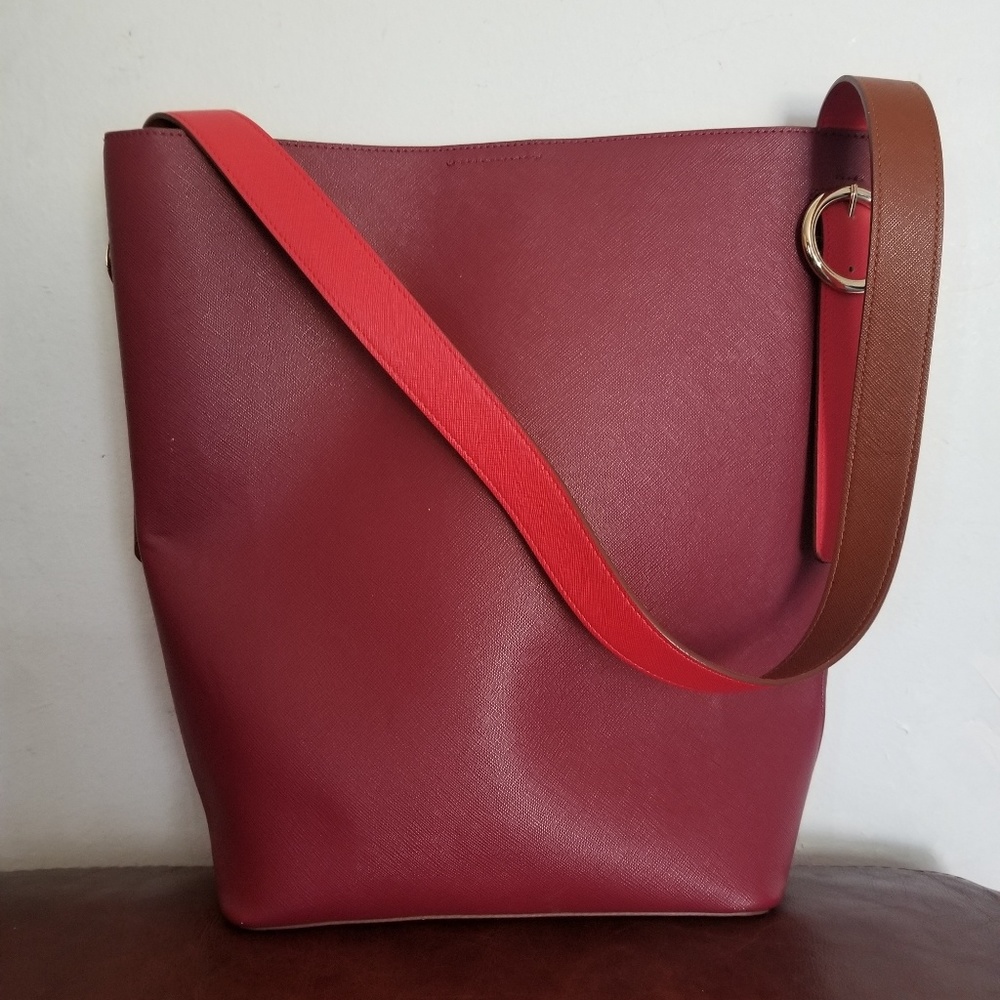 Red Purse - Picture 2 of 4